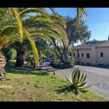 Location Dans Residence Calme, Proche Mer Cavalaire-sur-Mer Exteriör bild